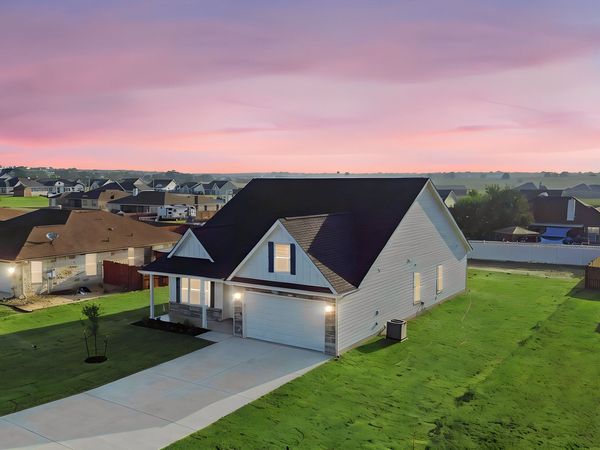 130 Merion Ln, La Vernia, TX 78121