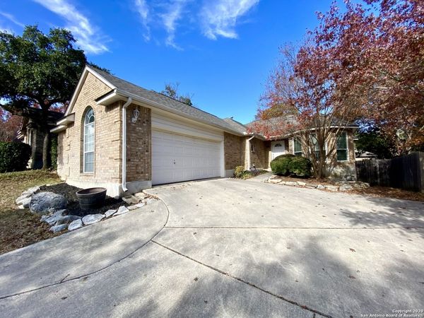 6635 SHADY BEND DR, San Antonio, TX 78256