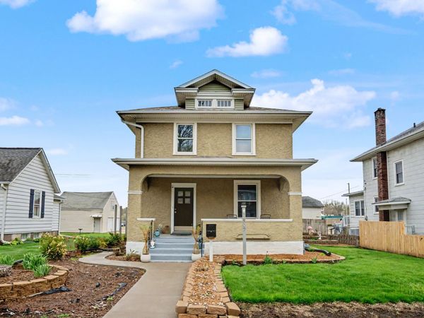 1507 Pershing Boulevard, Clinton, IA 52732