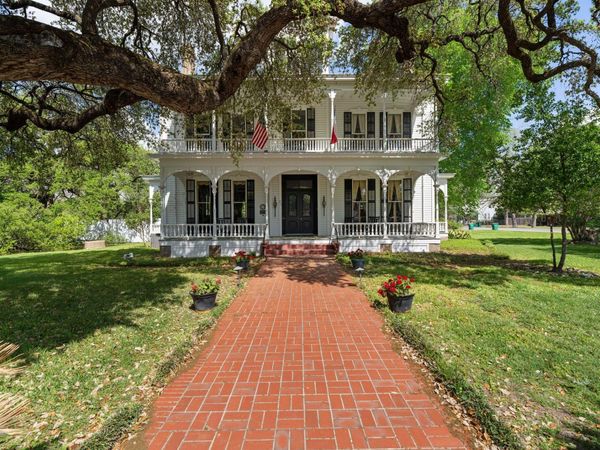 351 E Colorado ST, La Grange, TX 78945