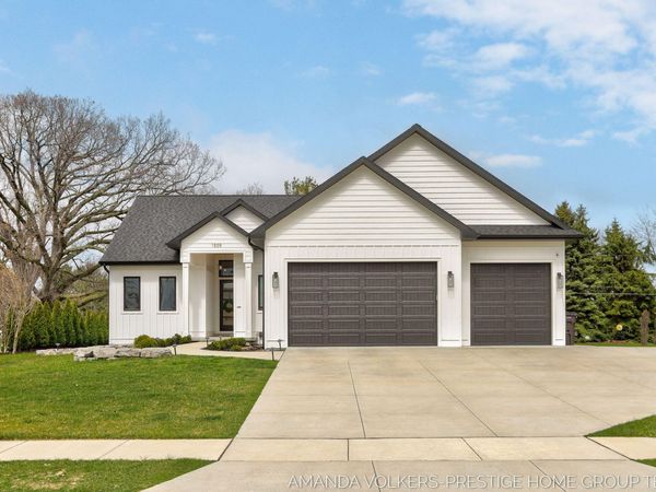 1509 Ponstein Drive, Hudsonville, MI 49426
