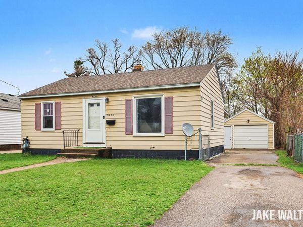 3220 Hillcroft Avenue SW, Wyoming, MI 49548