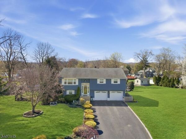 1 Chalen Ct, Pequannock, NJ 07444