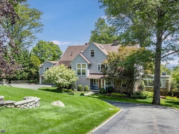 49 Highland Ave, Montclair, NJ 07042