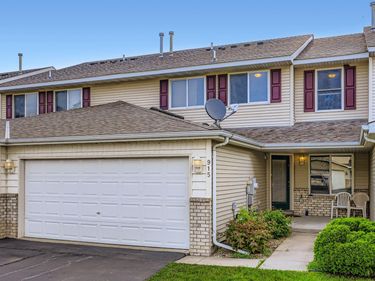 915 Harmony Path, Norwood Young America, MN 55397