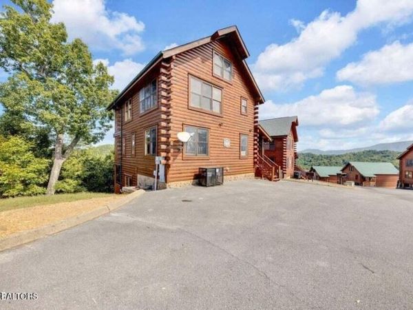 2835 White Oak Ridge Lane, Sevierville, TN 37862