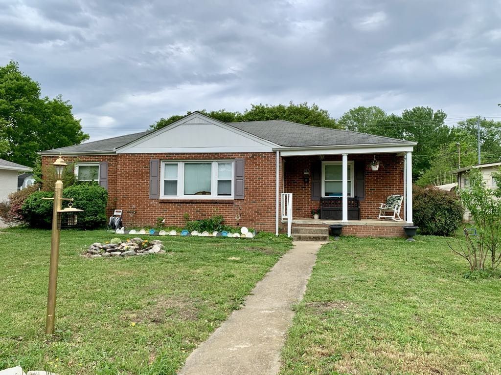 917 3rd Ave, Fayetteville, TN 37334 Main Photo