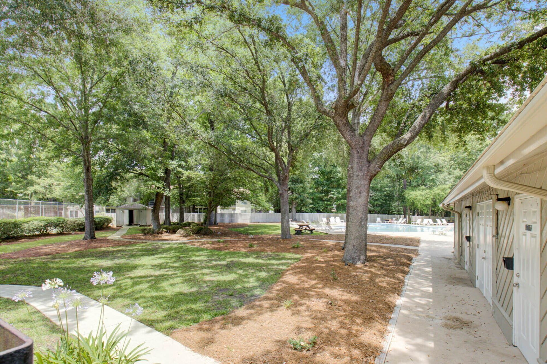 7821 Montview Road Photo 25