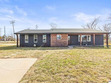 801 S East Street , Valley, NE 68064
