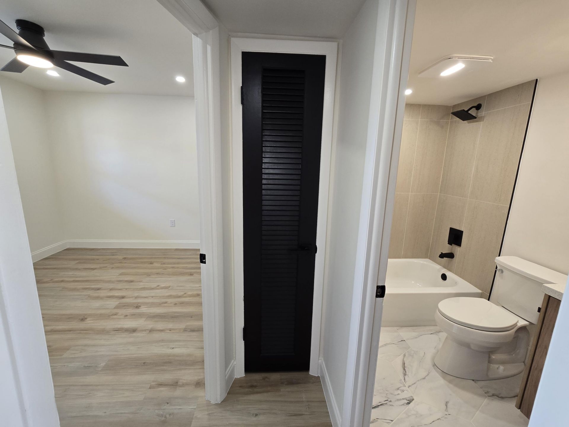 3001 Sunrise Lakes Drive E, Unit 303, Sunrise, FL 33322 Photo