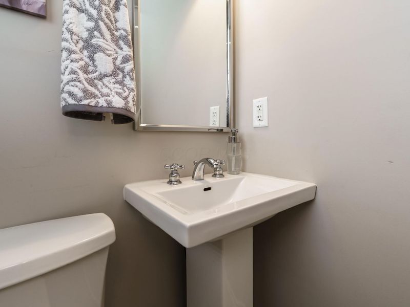 336 Reinhard Avenue, Columbus, OH 43206 Photo 9