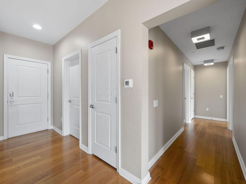 250 Daniel Burnham Square, Unit 710, Columbus, OH 43215 Photo 14