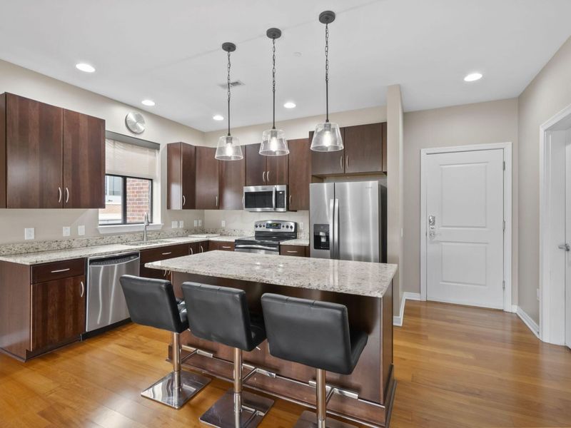 250 Daniel Burnham Square, Unit 710, Columbus, OH 43215 Photo 2