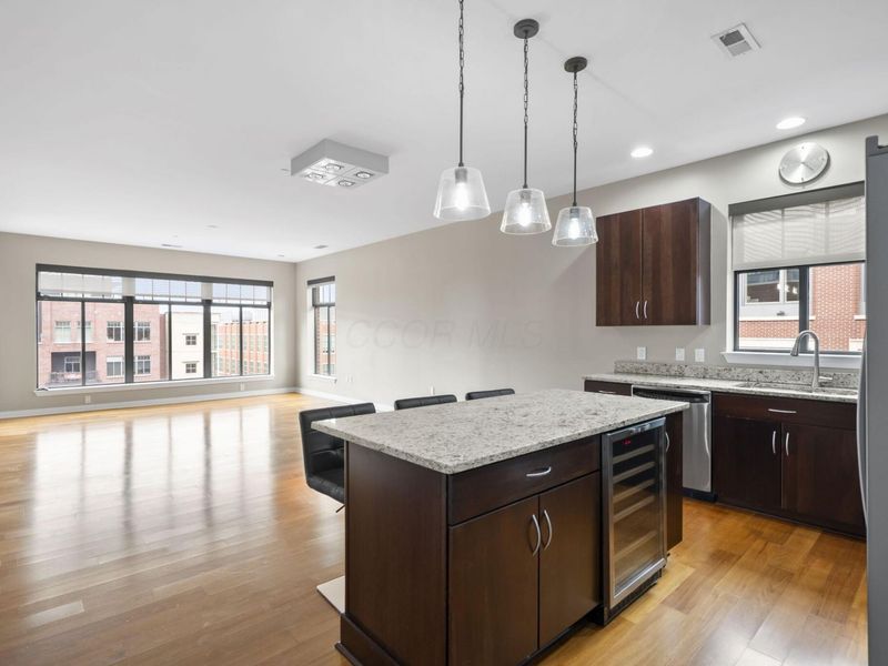 250 Daniel Burnham Square, Unit 710, Columbus, OH 43215 Photo 3