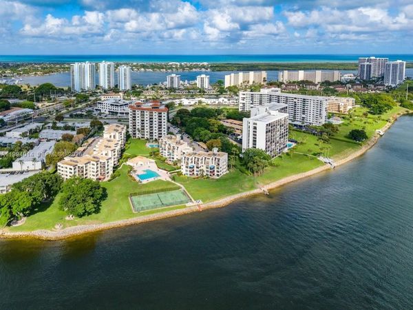 364 Golfview Rd, Unit 505, North Palm Beach, FL 33408