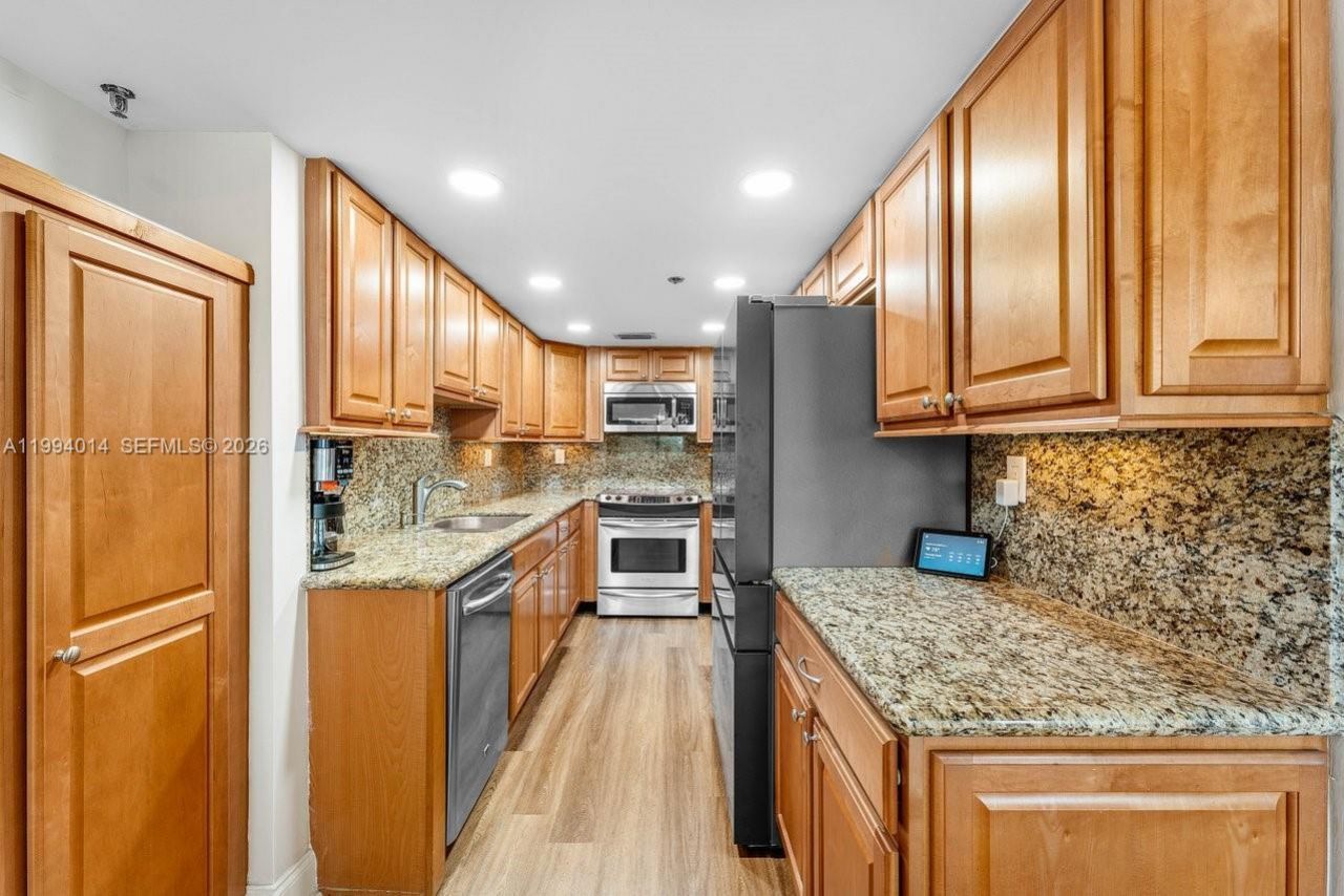 364 Golfview Rd, Unit 505, North Palm Beach, FL 33408 Photo