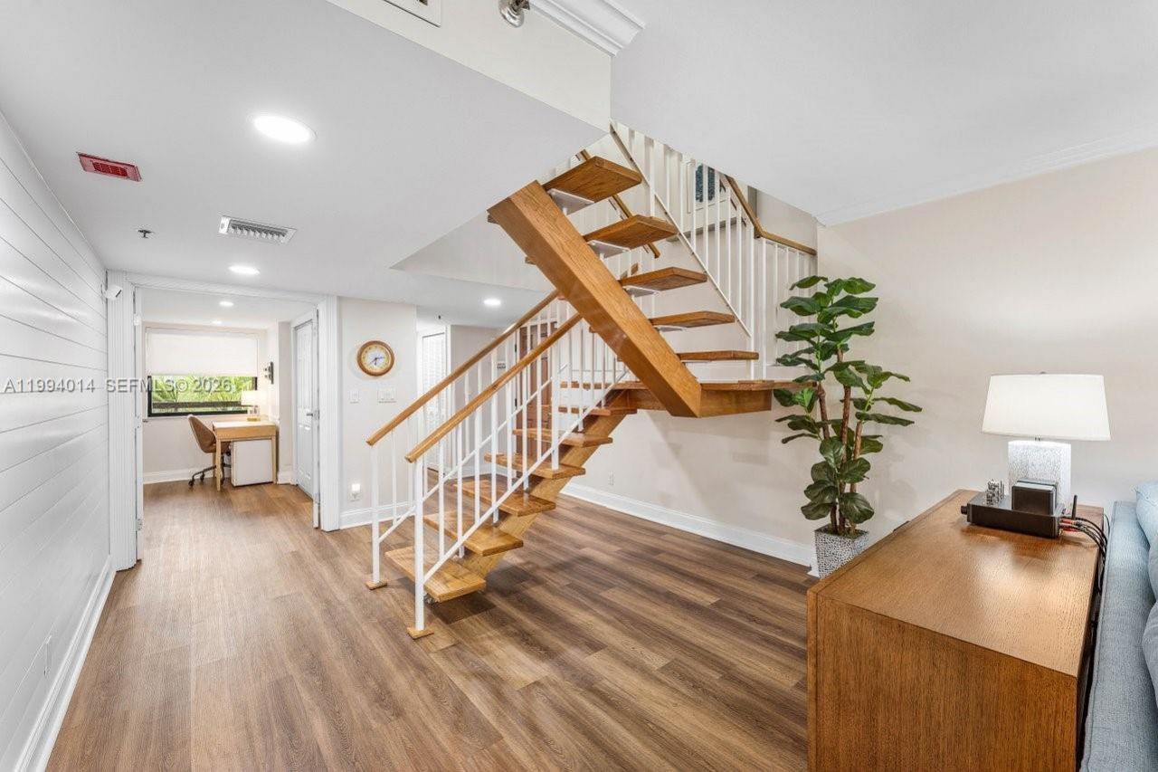 364 Golfview Rd, Unit 505, North Palm Beach, FL 33408 Photo