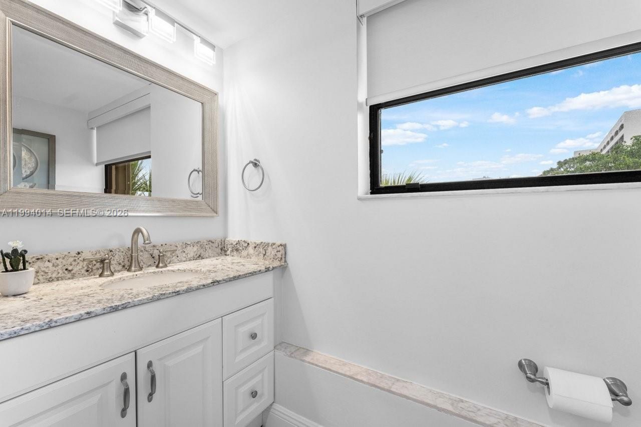 364 Golfview Rd, Unit 505, North Palm Beach, FL 33408 Photo