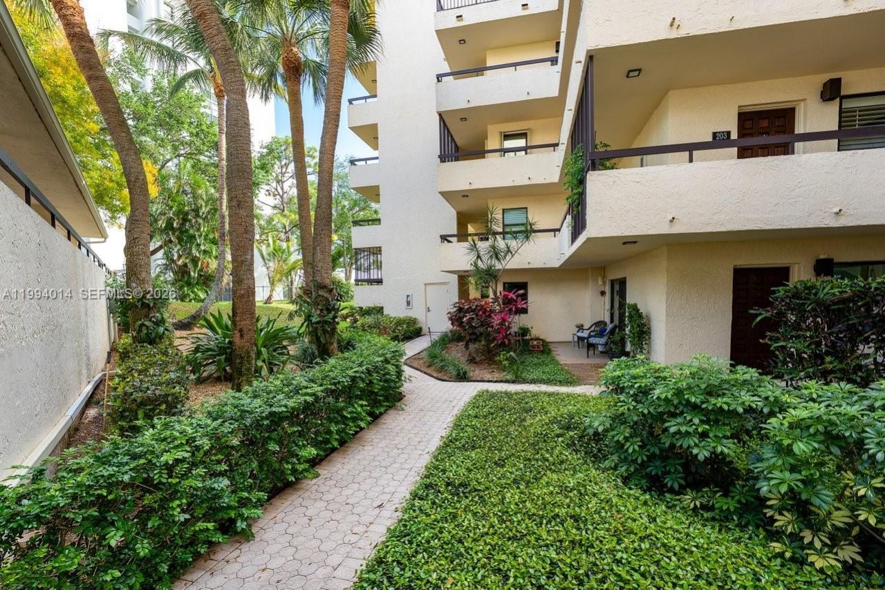 364 Golfview Rd, Unit 505, North Palm Beach, FL 33408 Photo