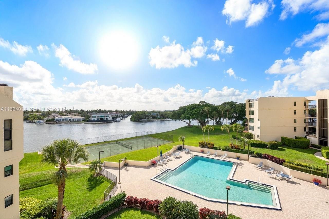 364 Golfview Rd, Unit 505, North Palm Beach, FL 33408 Photo