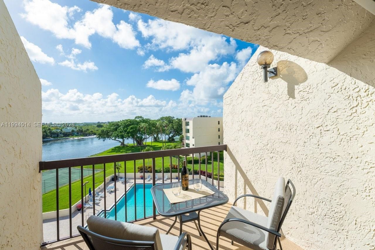 364 Golfview Rd, Unit 505, North Palm Beach, FL 33408 Photo