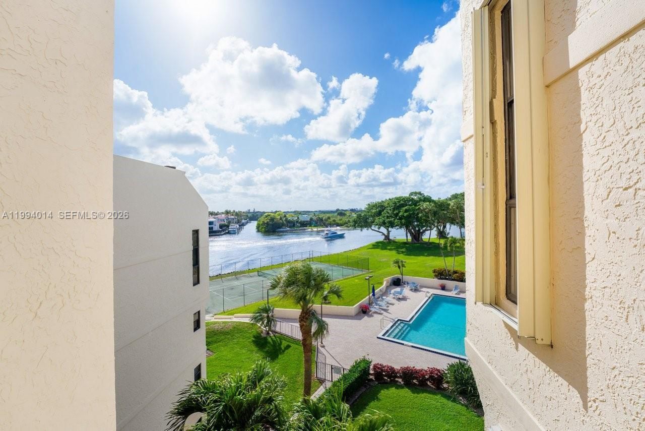 364 Golfview Rd, Unit 505, North Palm Beach, FL 33408 Photo