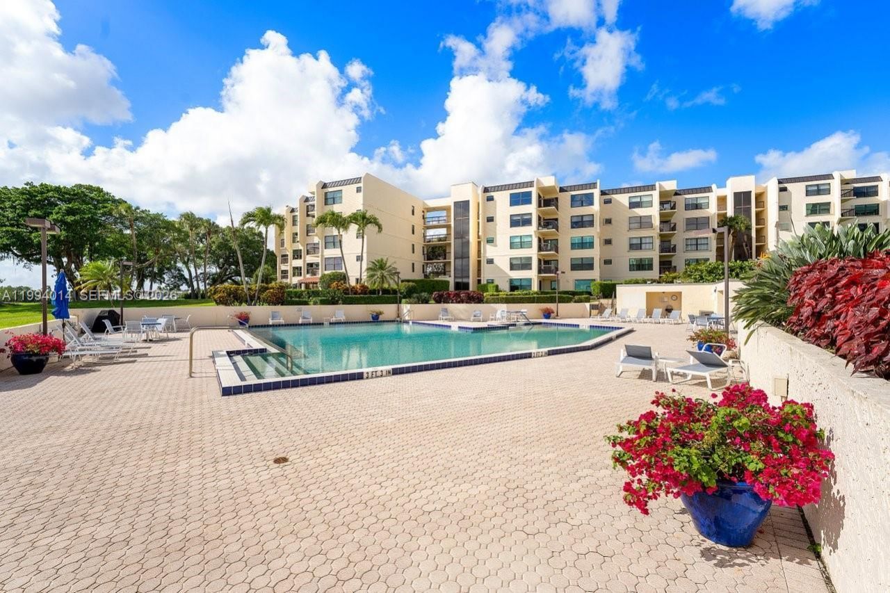 364 Golfview Rd, Unit 505, North Palm Beach, FL 33408 Photo