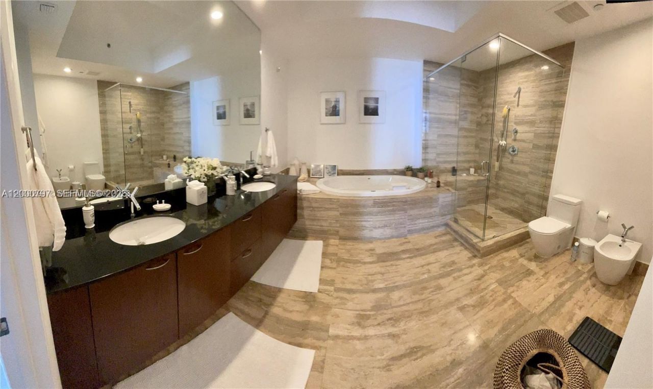 15811 Collins Ave, Unit 803, Sunny Isles Beach, FL 33160 Photo