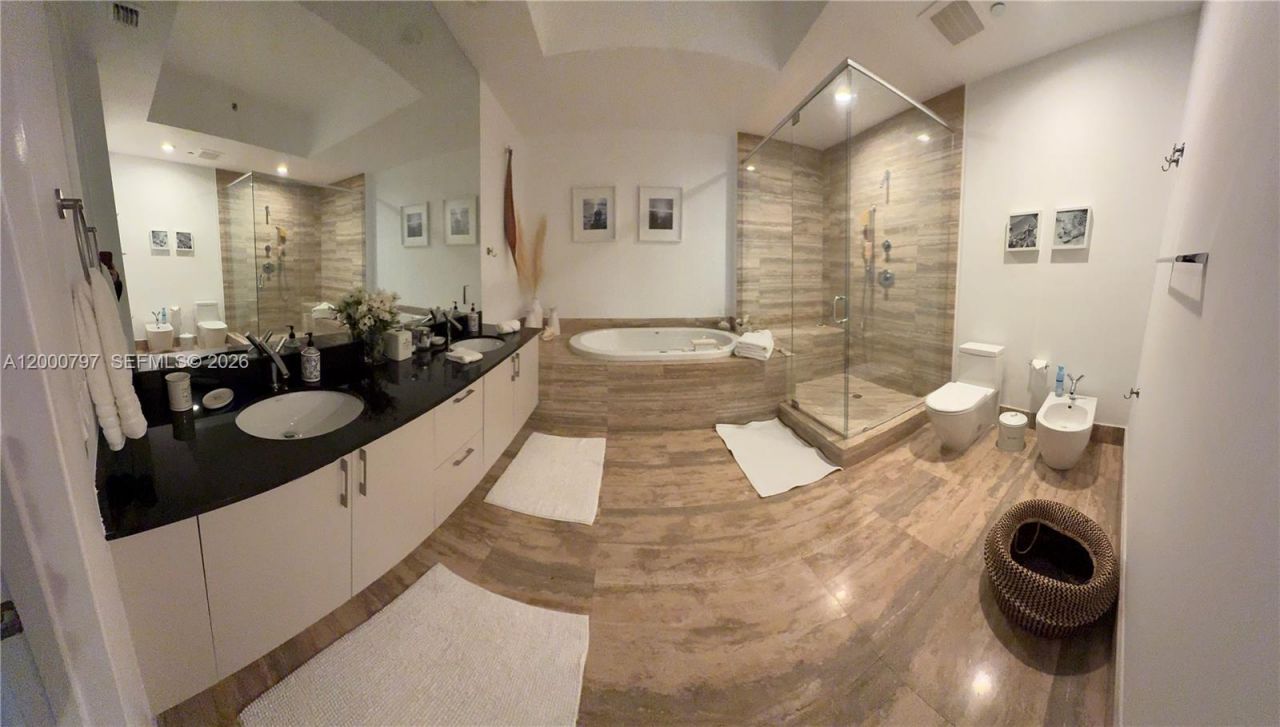 15811 Collins Ave, Unit 803, Sunny Isles Beach, FL 33160 Photo