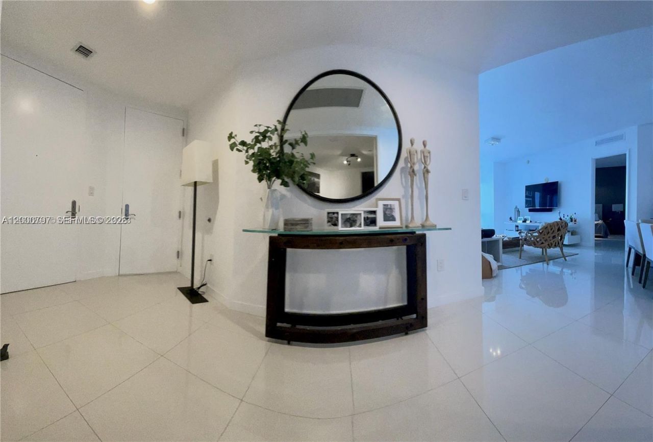 15811 Collins Ave, Unit 803, Sunny Isles Beach, FL 33160 Photo
