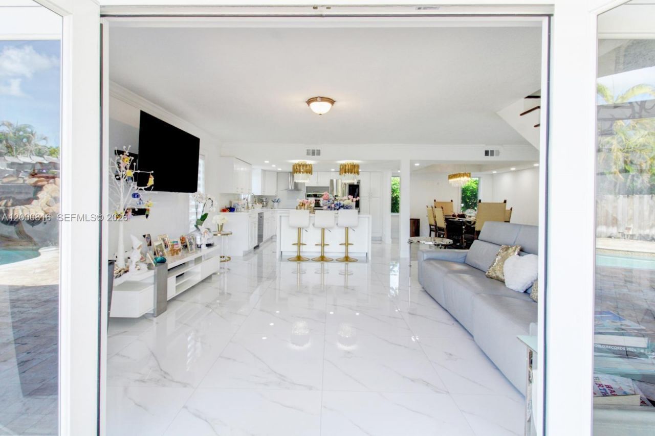 3736 SW 107th Ct, Miami, FL 33165 Photo