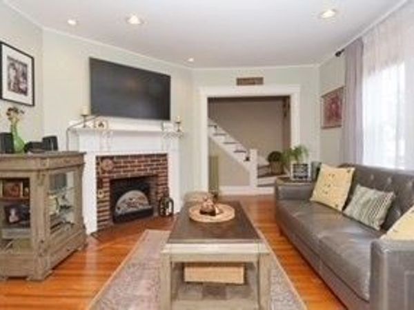 67 Fernwood Ave, Lynn, MA 01904