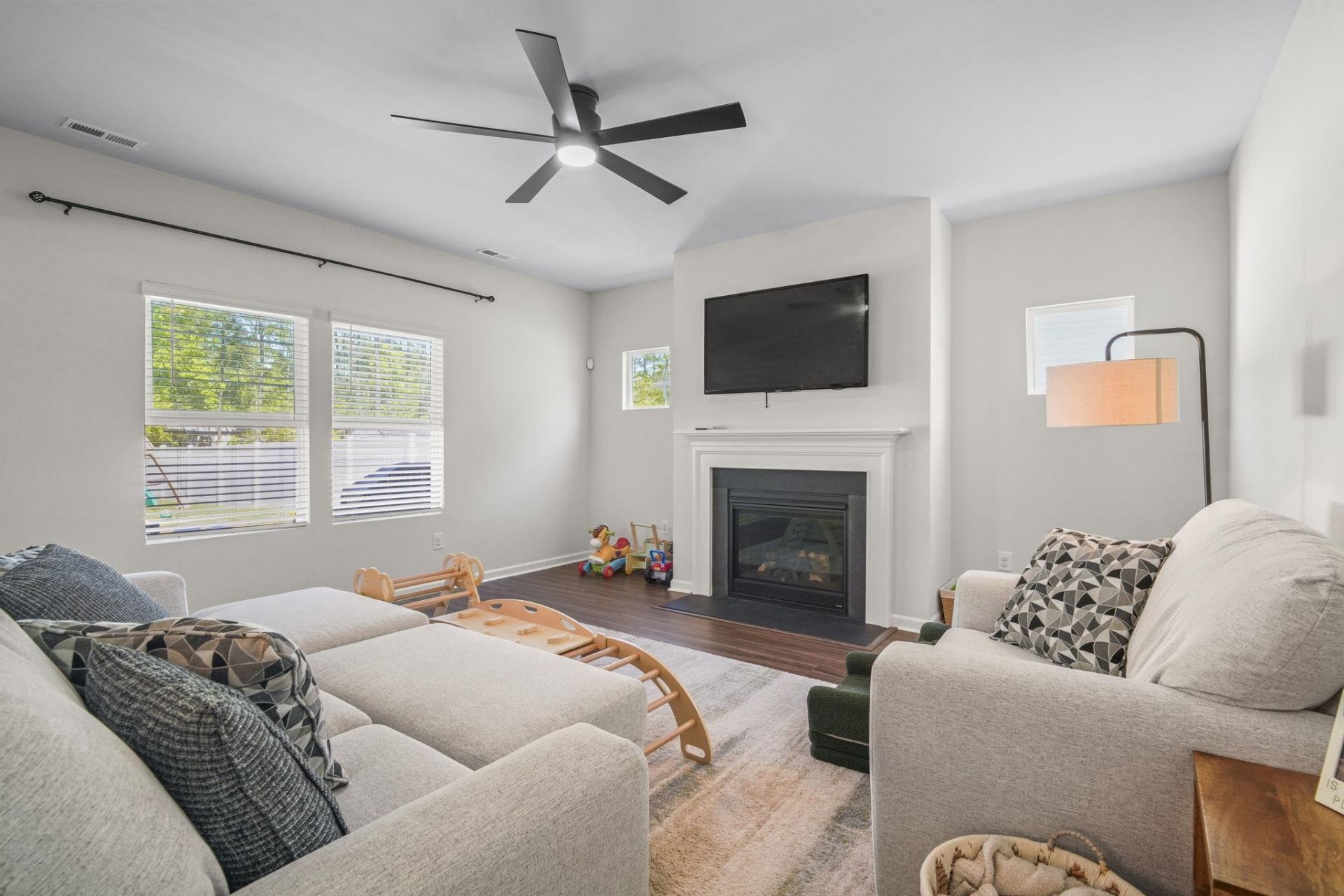 651 Mccorkle Place Photo 6