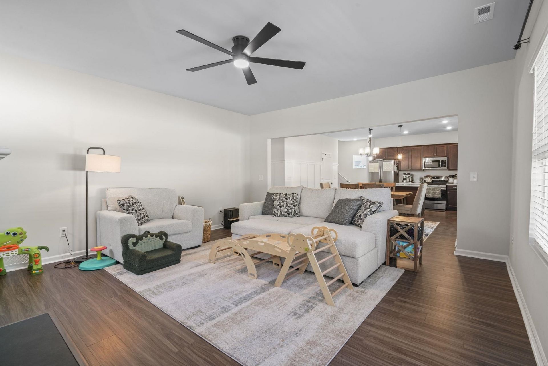 651 Mccorkle Place Photo 8