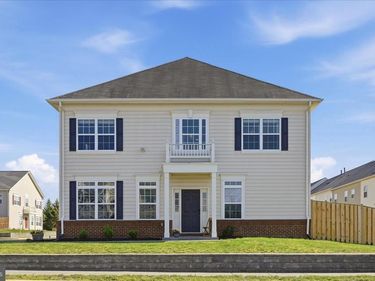 100 BOWLING GREEN CIRCLE, STEPHENS CITY, VA 22655