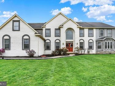 567 LUCINDA LANE, MECHANICSBURG, PA 17055