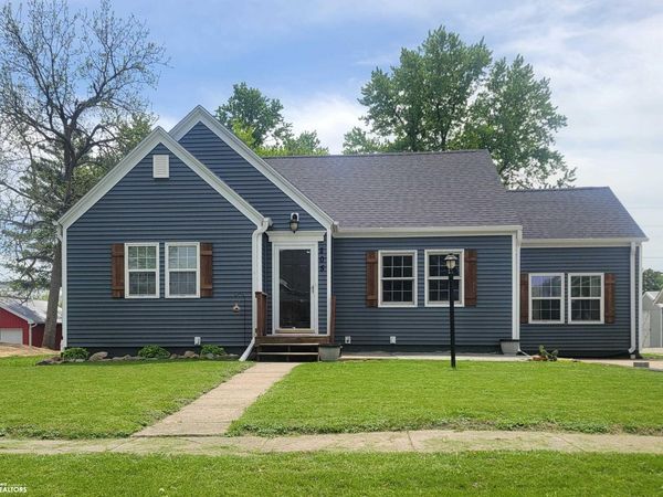 205 E Jefferson Street, Mount Ayr, IA 50854