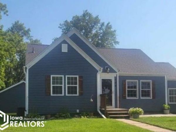 205 E Jefferson Street, Mount Ayr, IA 50854