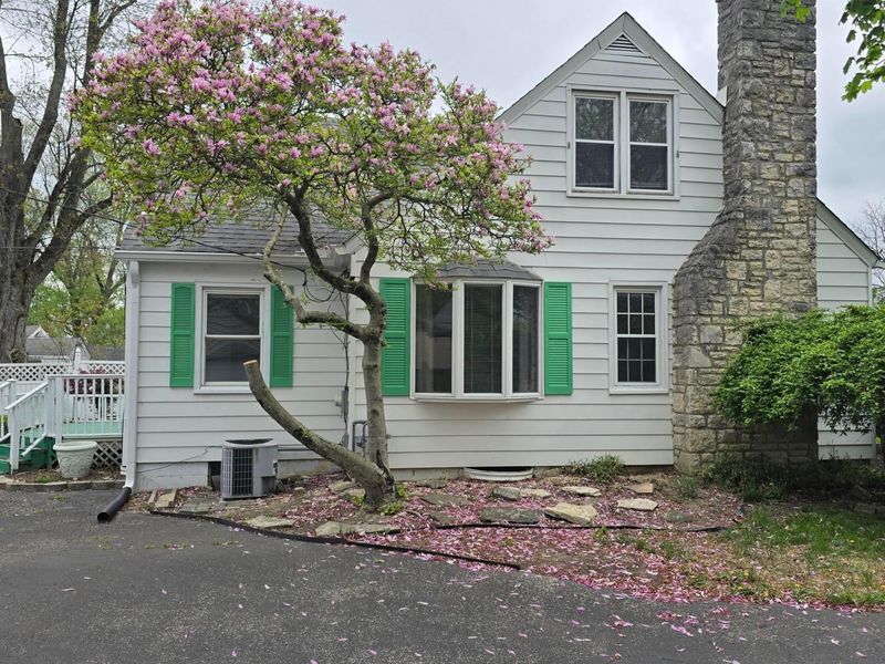 299 E Dominion Boulevard, Columbus, OH 43214 Photo 2