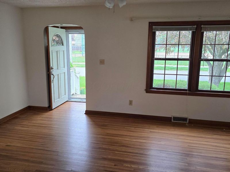 299 E Dominion Boulevard, Columbus, OH 43214 Photo 9