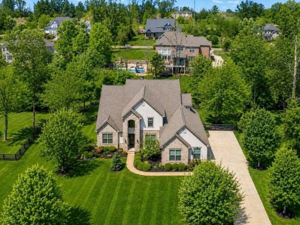 992 Elderberry Loop, Delaware, OH 43015
