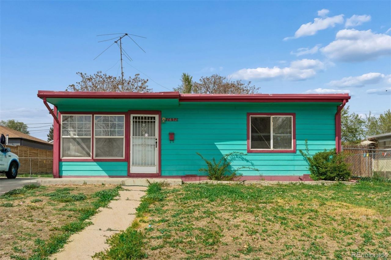 1631 W Hoye Place, Denver, CO 80223 Main Photo