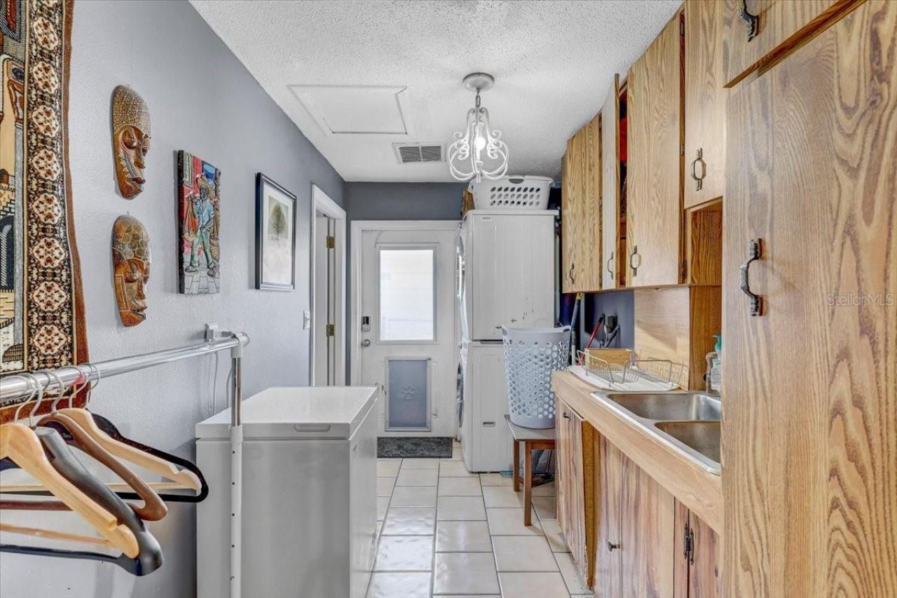 12137 Orange Blossom Drive, Seminole, FL 33772 Photo