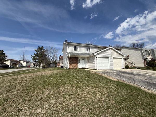 1874 WINDWARD Lane , Hanover Park, IL 60133