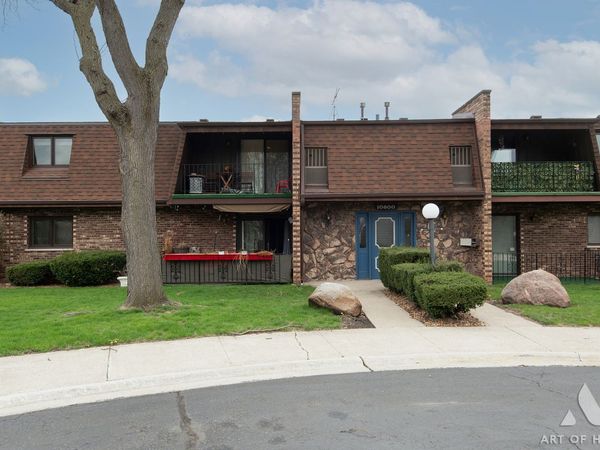 10600 S Brooklodge Lane, Unit 1B, Palos Hills, IL 60465