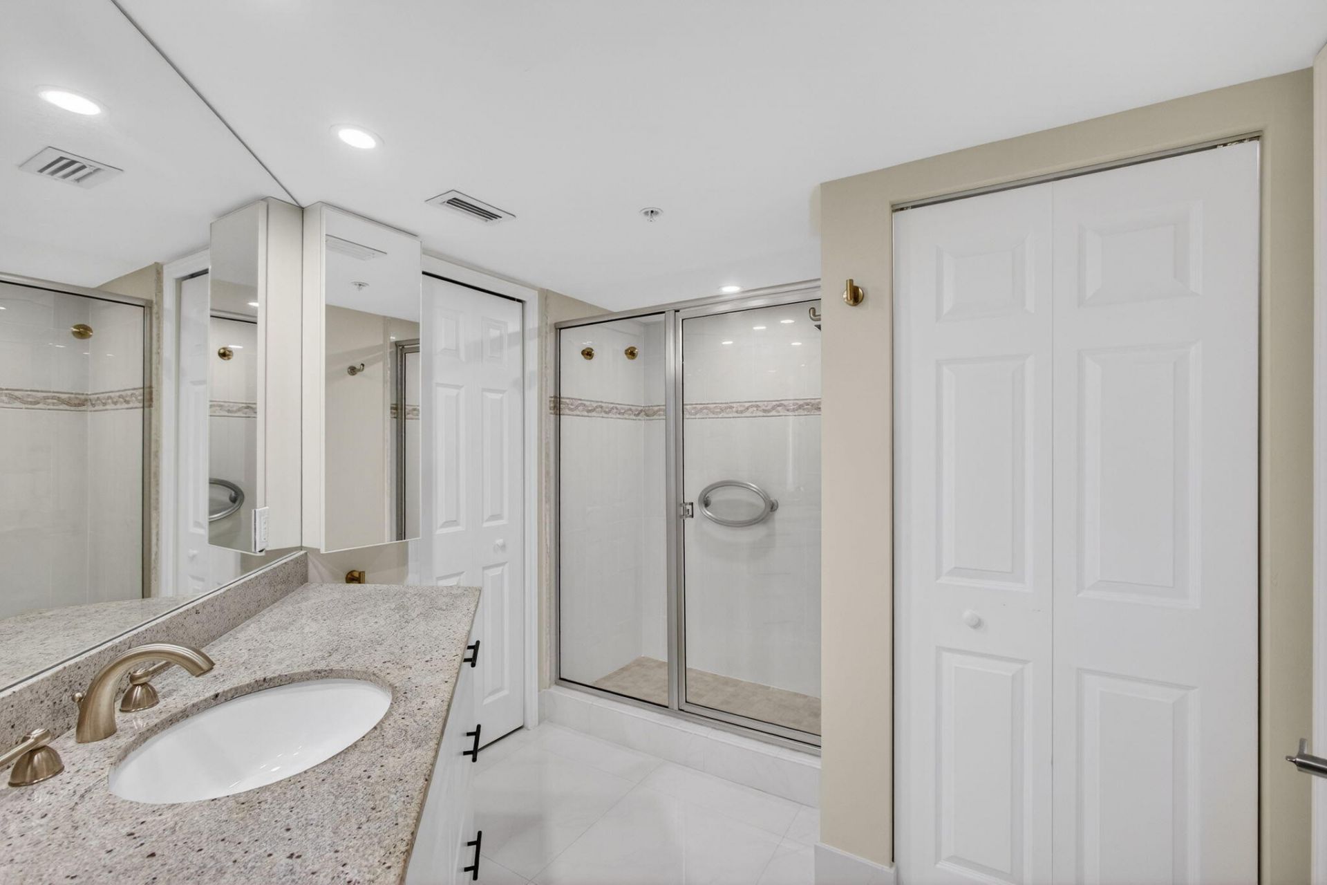 3000 N Ocean Drive, Unit 2 F, Singer Island, FL 33404 Photo