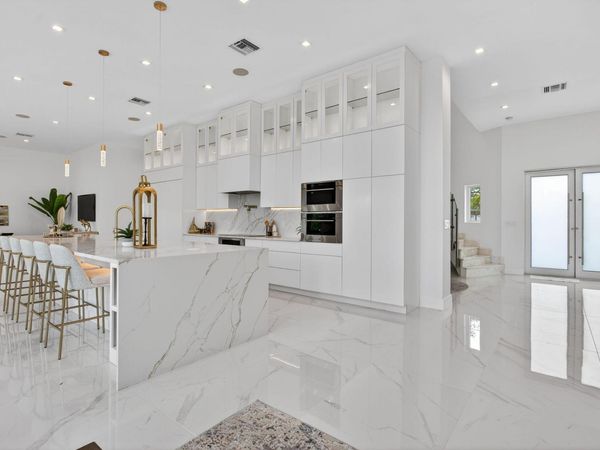 2641 NE 48th Street, Lighthouse Point, FL 33064