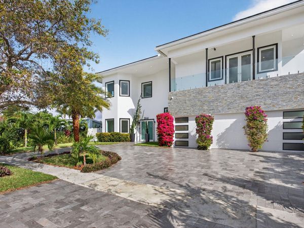 2641 NE 48th Street, Lighthouse Point, FL 33064