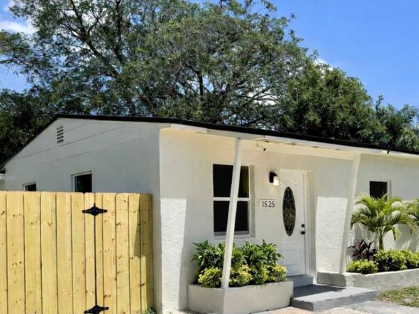 1525 NW 14th Court, Fort Lauderdale, FL 33311