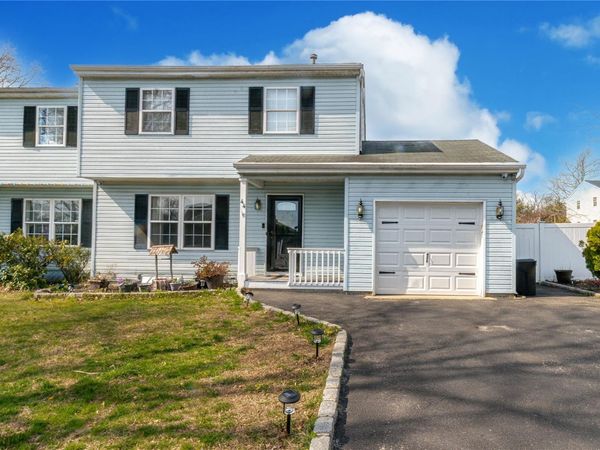 44 Oak Street , Central Islip, NY 11722